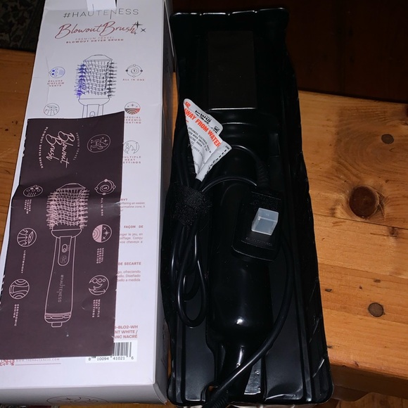 NIB- Hauteness- Premium Blowout Brush- Pearlescent White- Ceramic - Picture 17 of 17